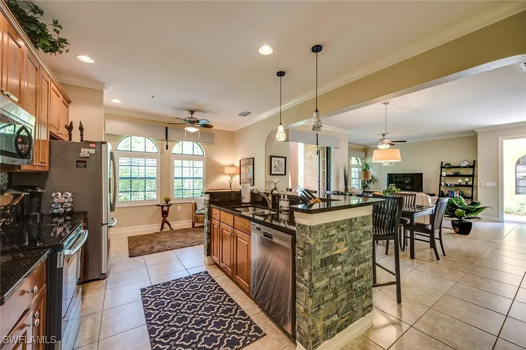9161 Chula Vista Street Naples FL 34113
