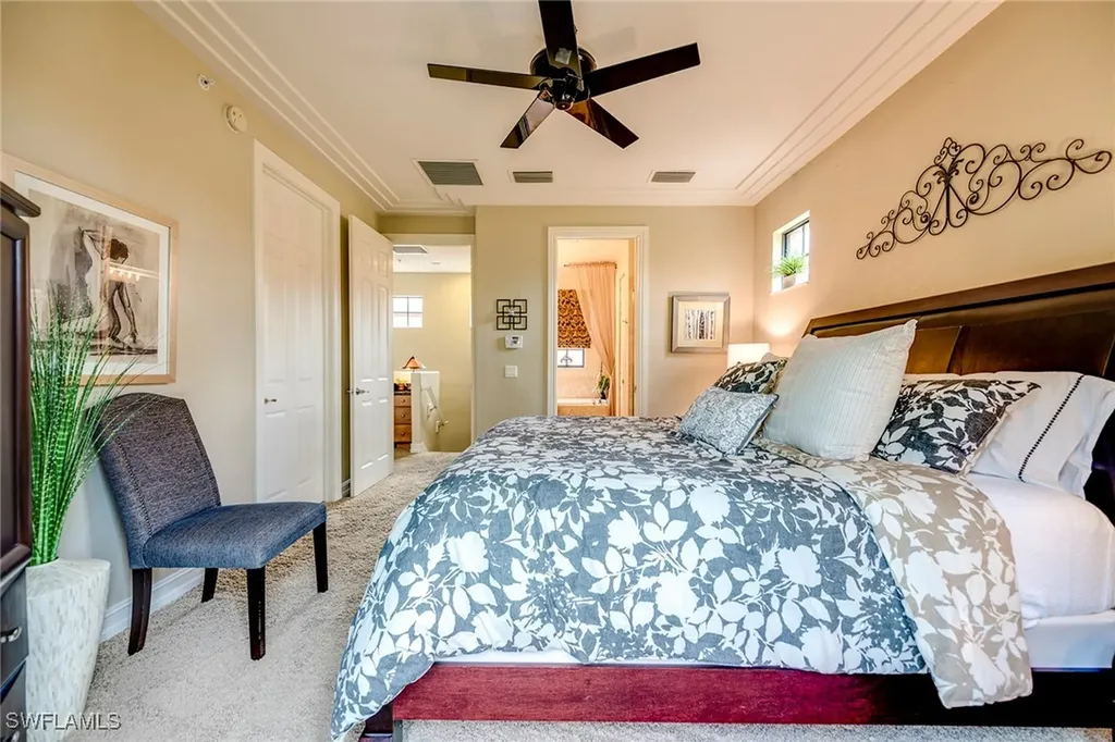 9161 Chula Vista Street Naples FL 34113