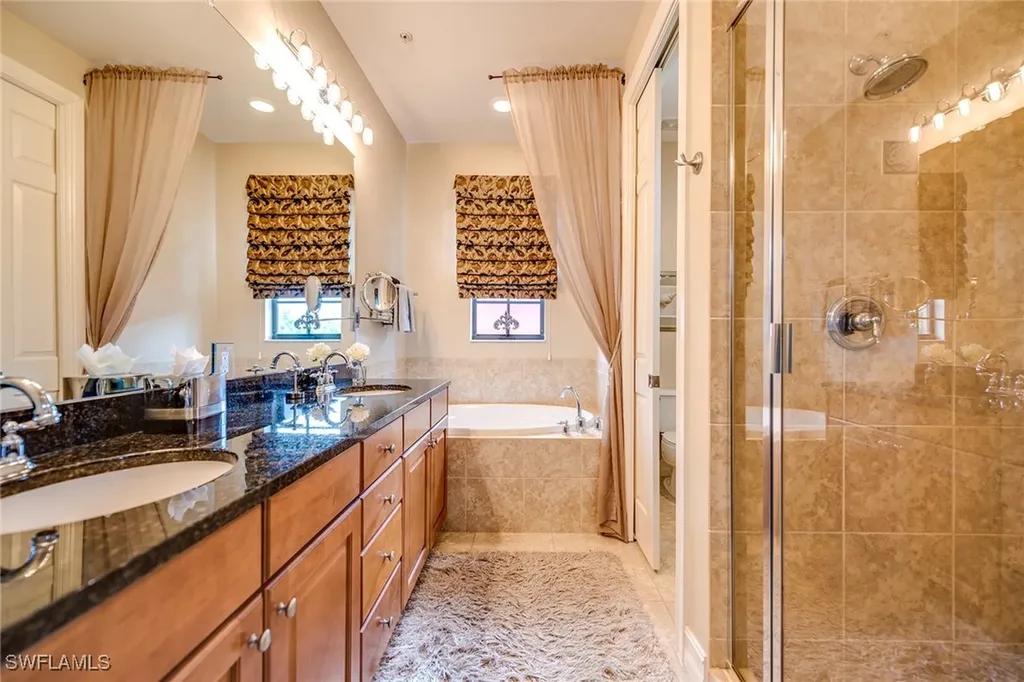 9161 Chula Vista Street Naples FL 34113
