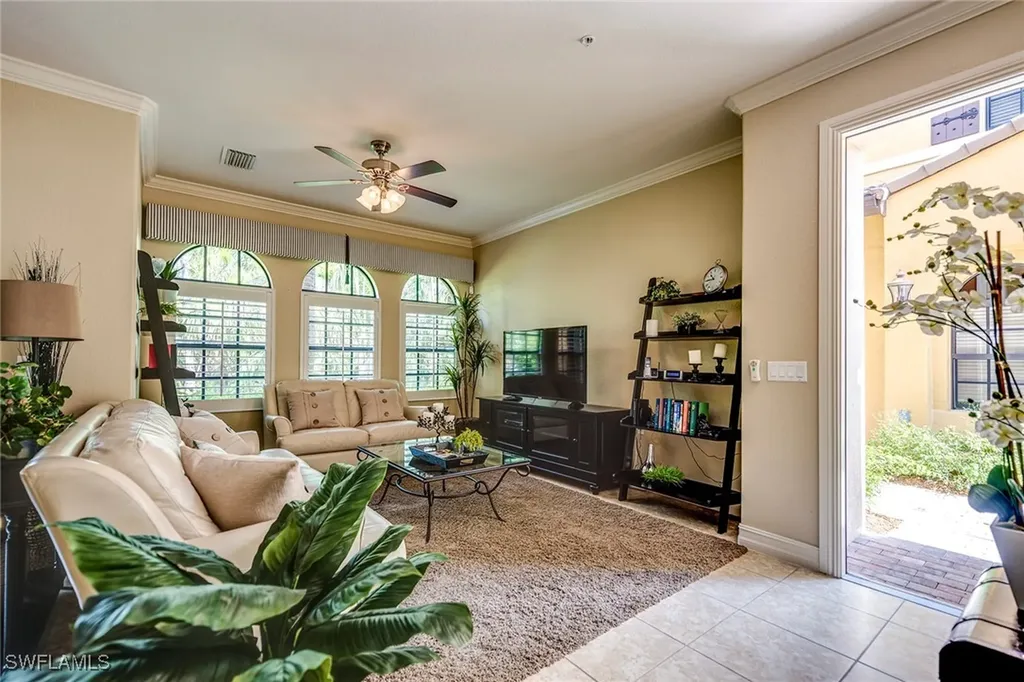9161 Chula Vista Street Naples FL 34113