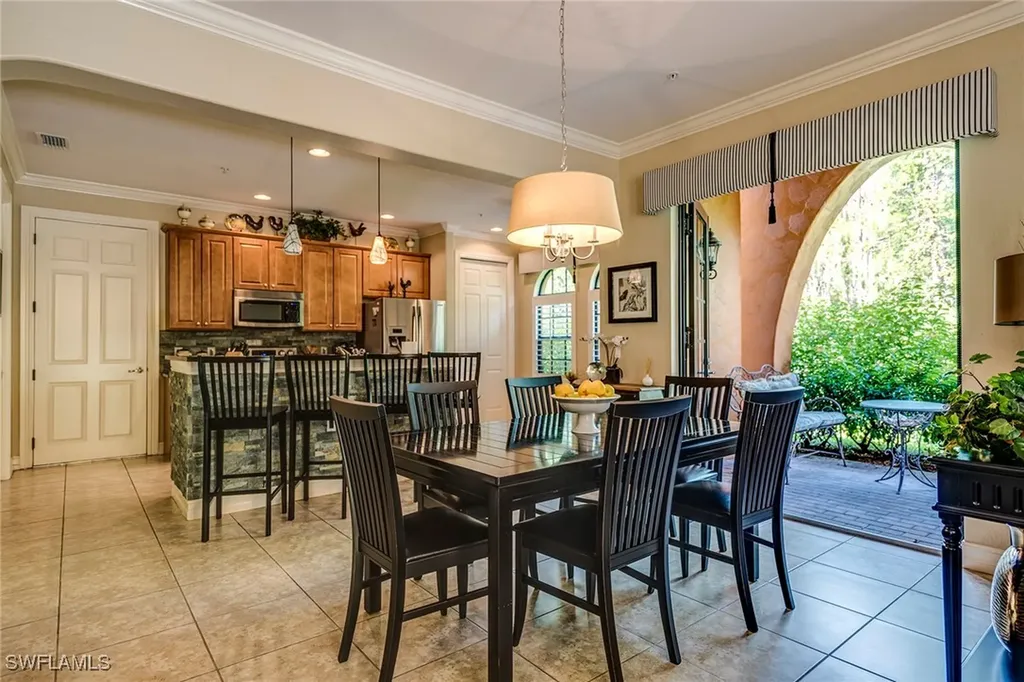 9161 Chula Vista Street Naples FL 34113