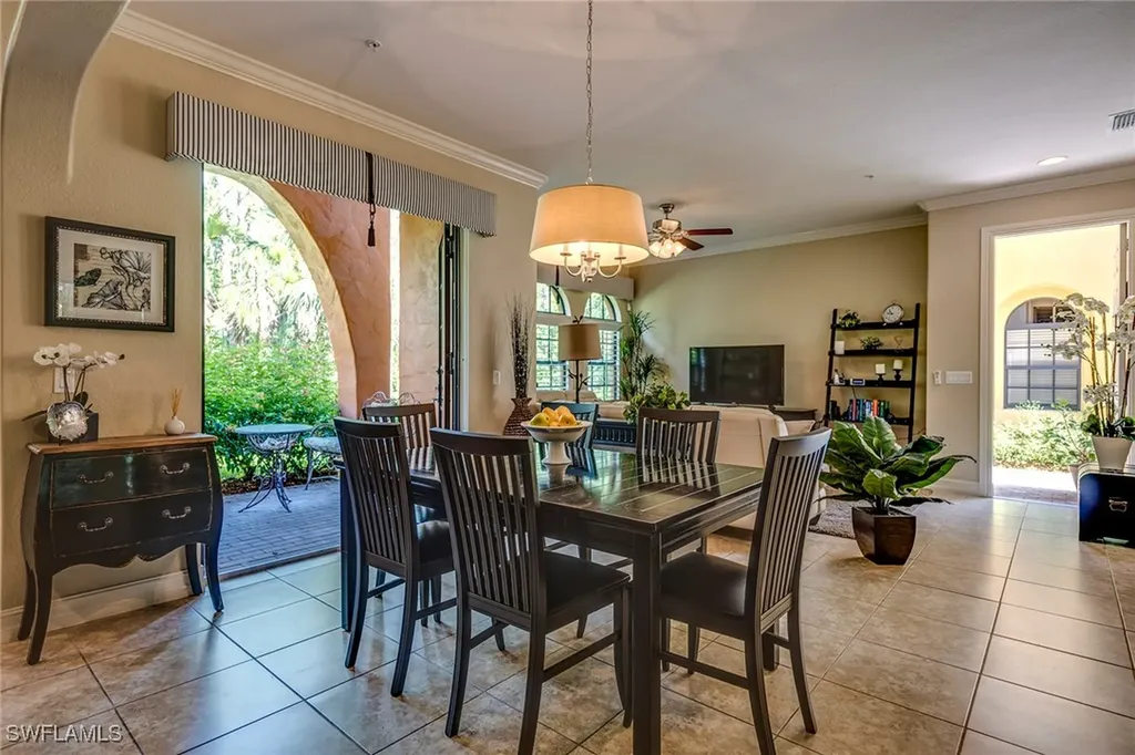 9161 Chula Vista Street Naples FL 34113