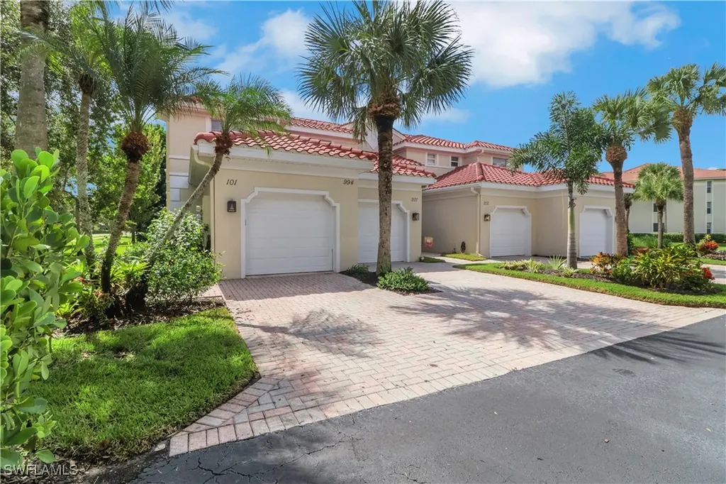 994 Eastham Way Naples FL 34104