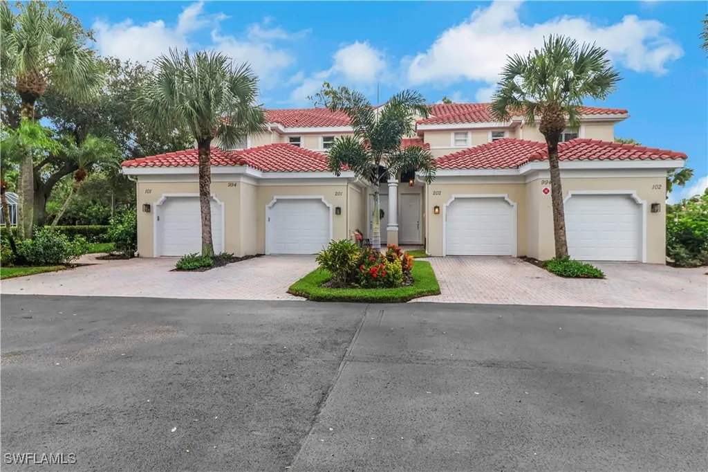 994 Eastham Way Naples FL 34104
