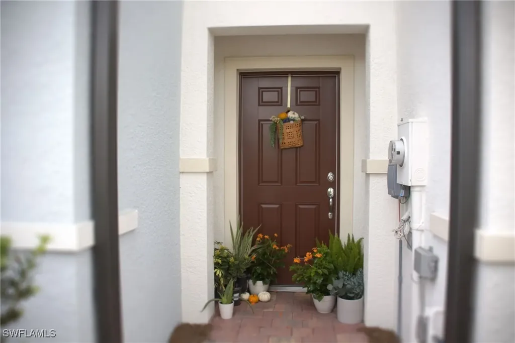 1526 Lake Jessup Circle Cape Coral FL 33909