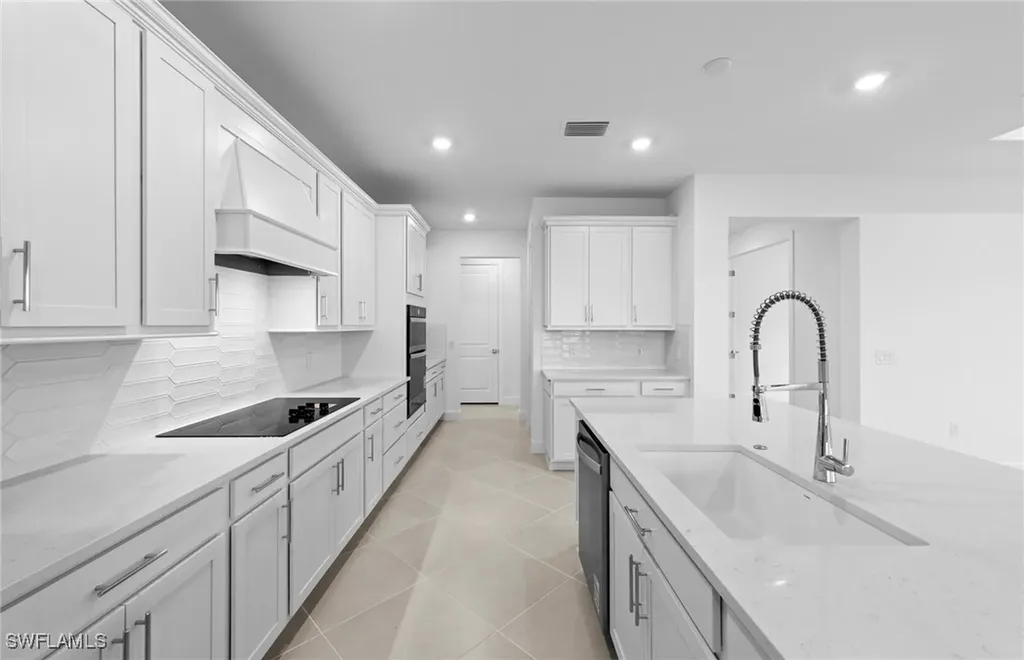 17043 Bishop Boulevard Alva FL 33920