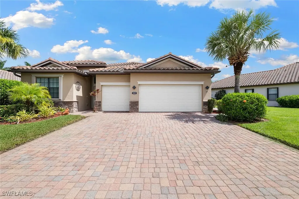 3837 Ruby Way Naples FL 34114