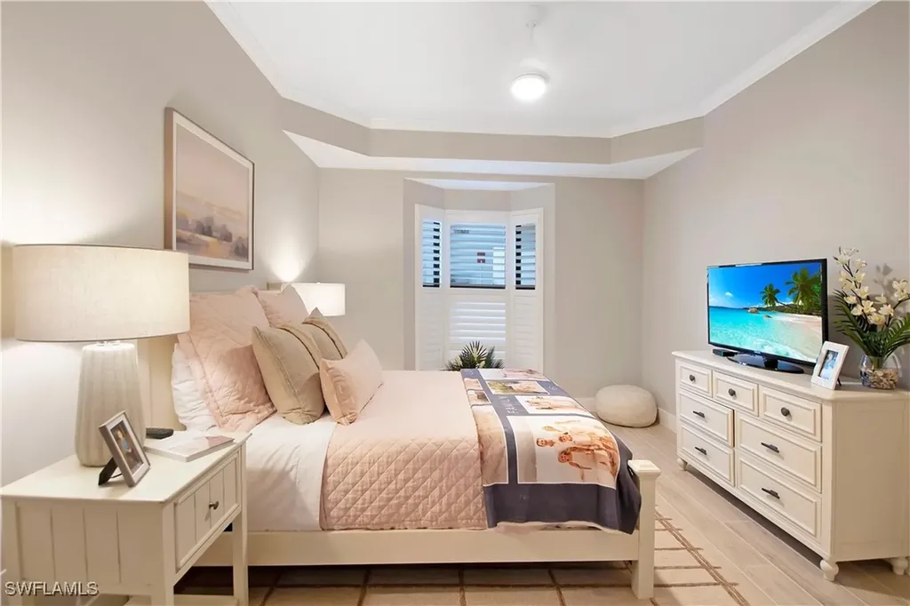 105 La Peninsula Boulevard Naples FL 34113