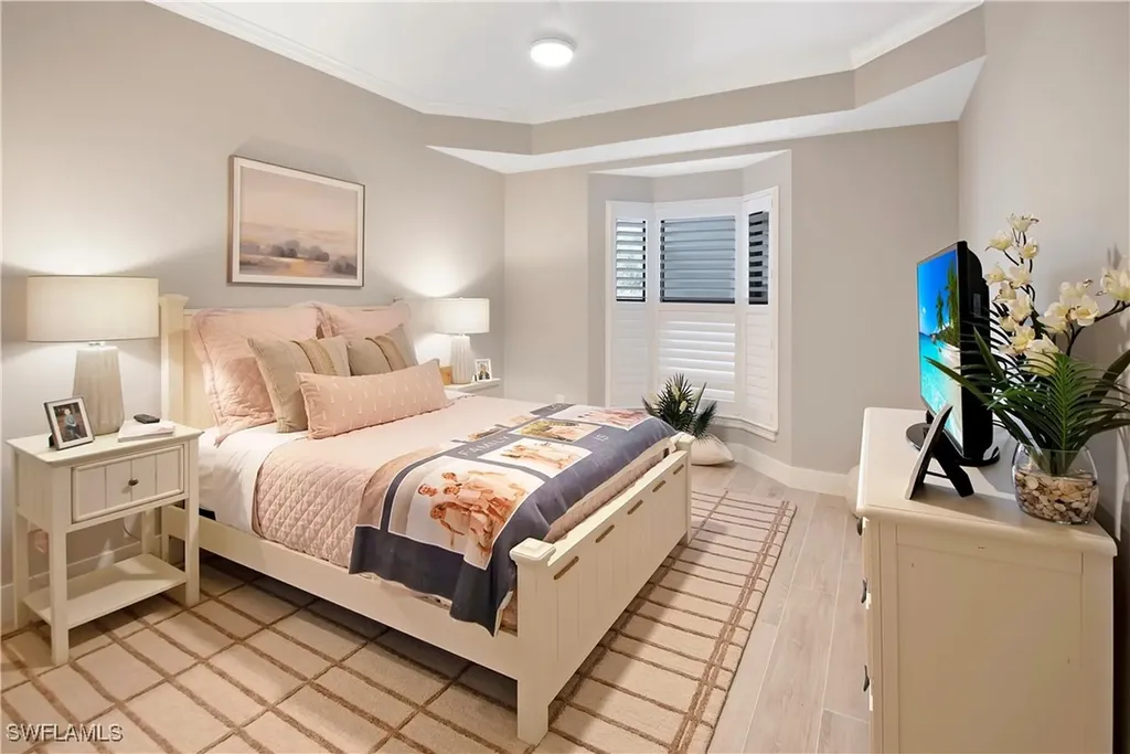 105 La Peninsula Boulevard Naples FL 34113