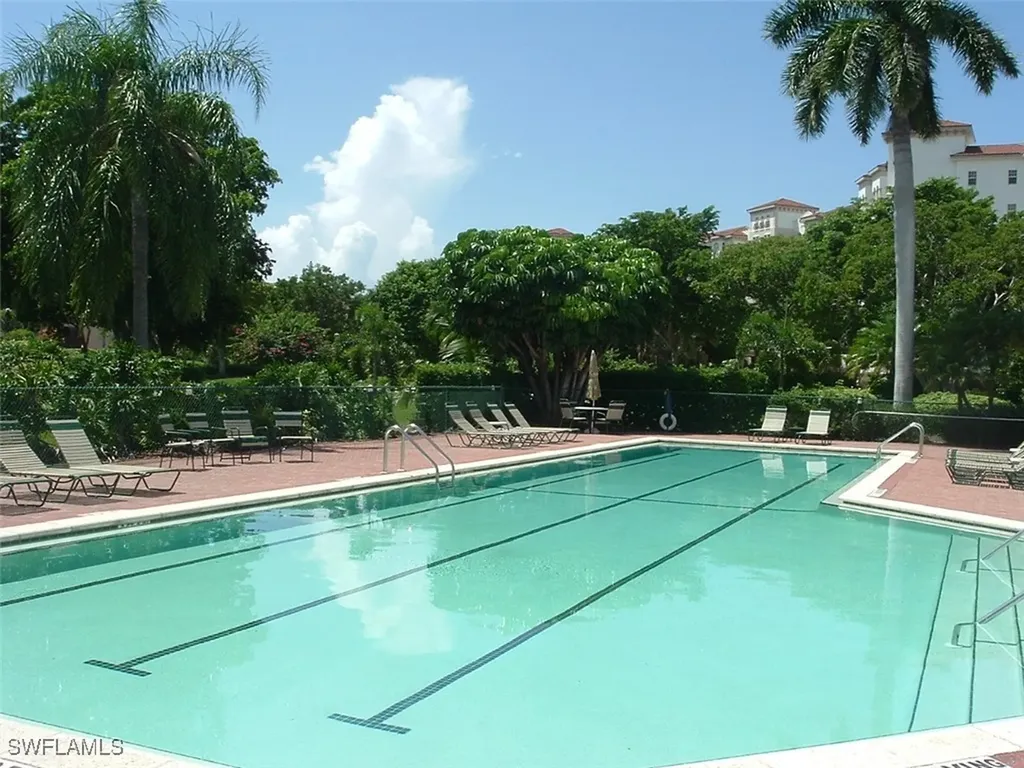 105 La Peninsula Boulevard Naples FL 34113