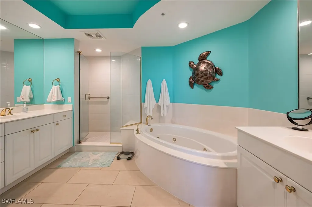 455 Cove Tower Drive Naples FL 34110