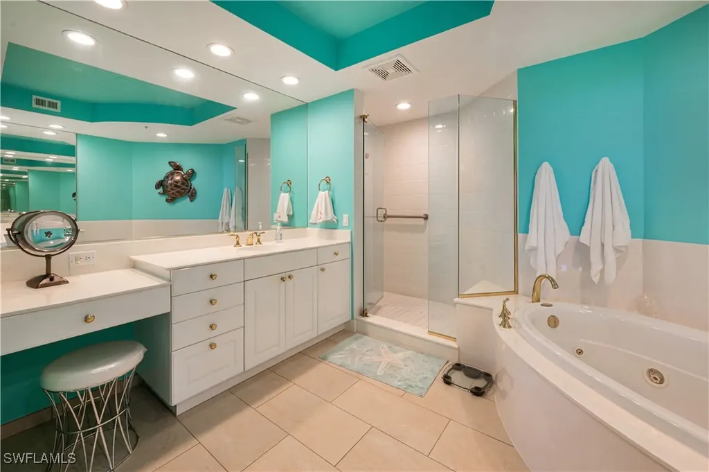 455 Cove Tower Drive Naples FL 34110