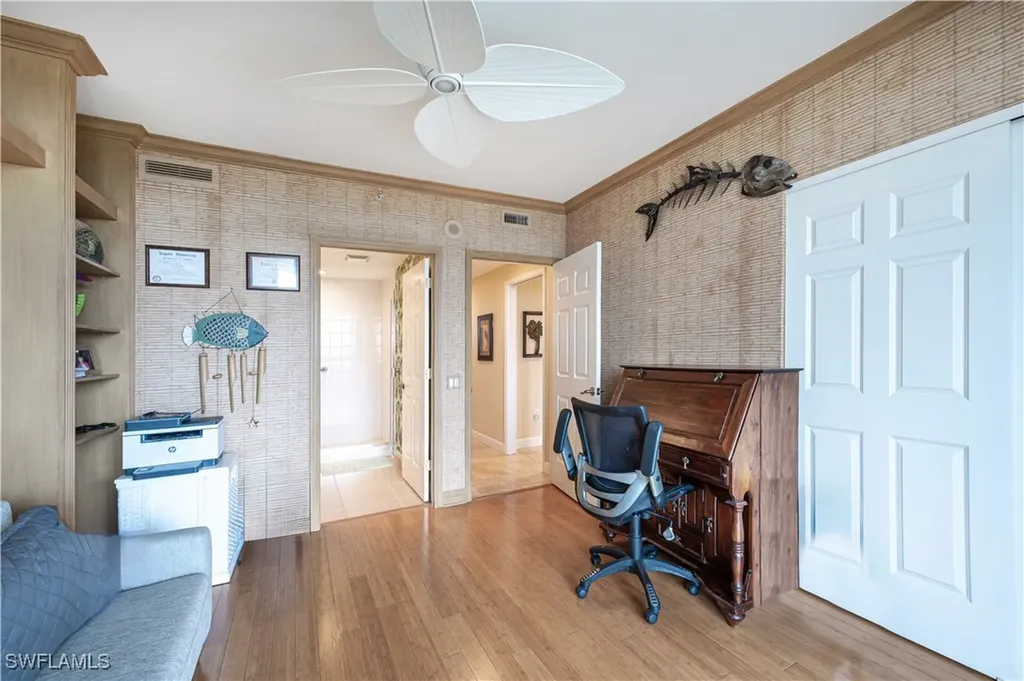 455 Cove Tower Drive Naples FL 34110