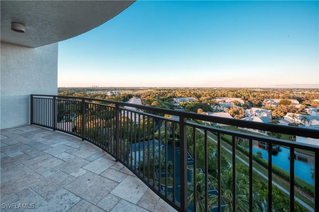 455 Cove Tower Drive Naples FL 34110