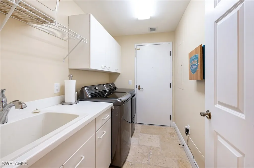 455 Cove Tower Drive Naples FL 34110