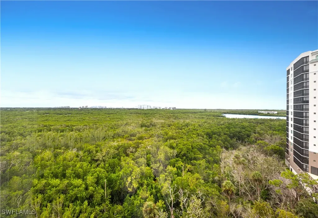 455 Cove Tower Drive Naples FL 34110