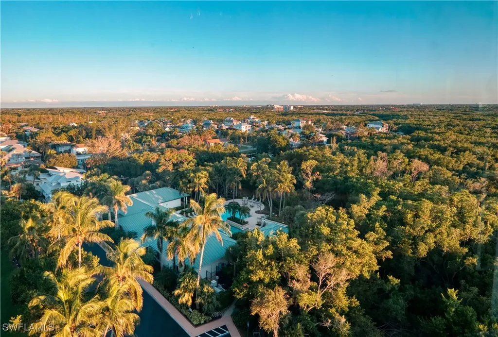 455 Cove Tower Drive Naples FL 34110