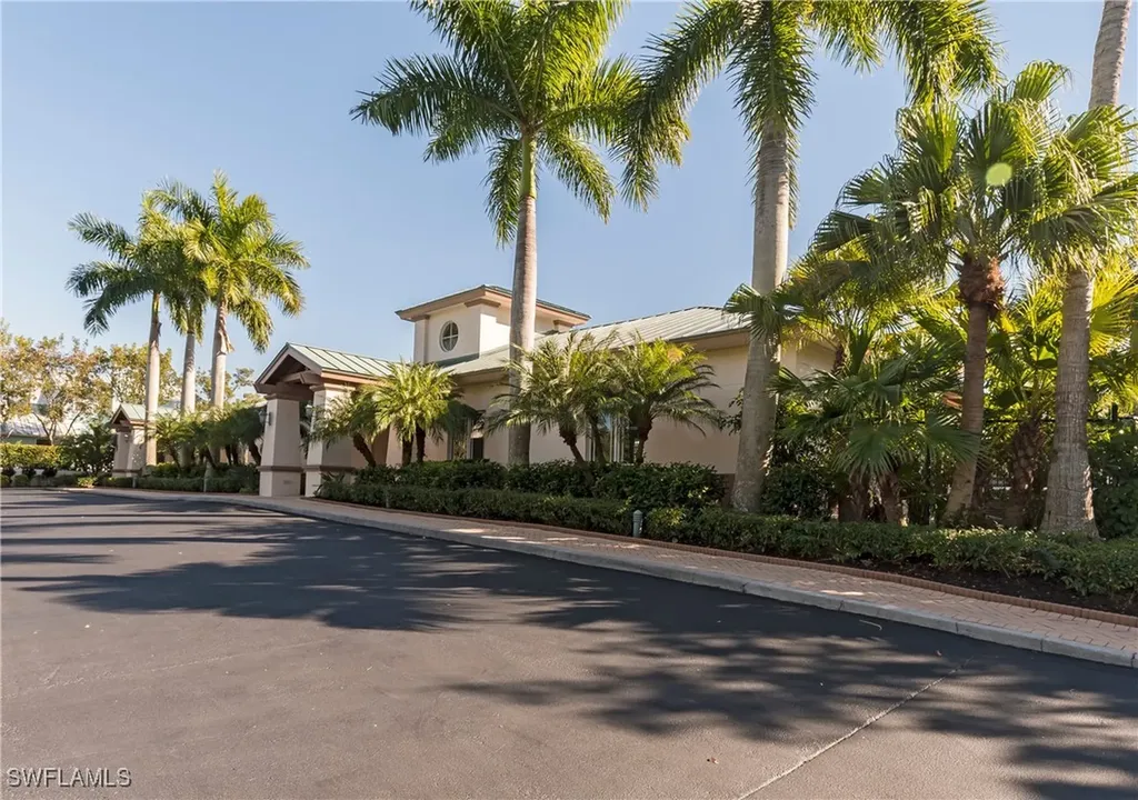 455 Cove Tower Drive Naples FL 34110