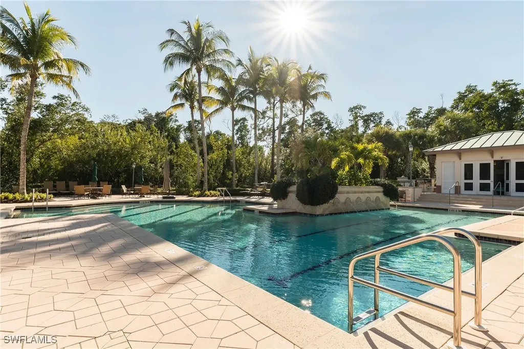 455 Cove Tower Drive Naples FL 34110