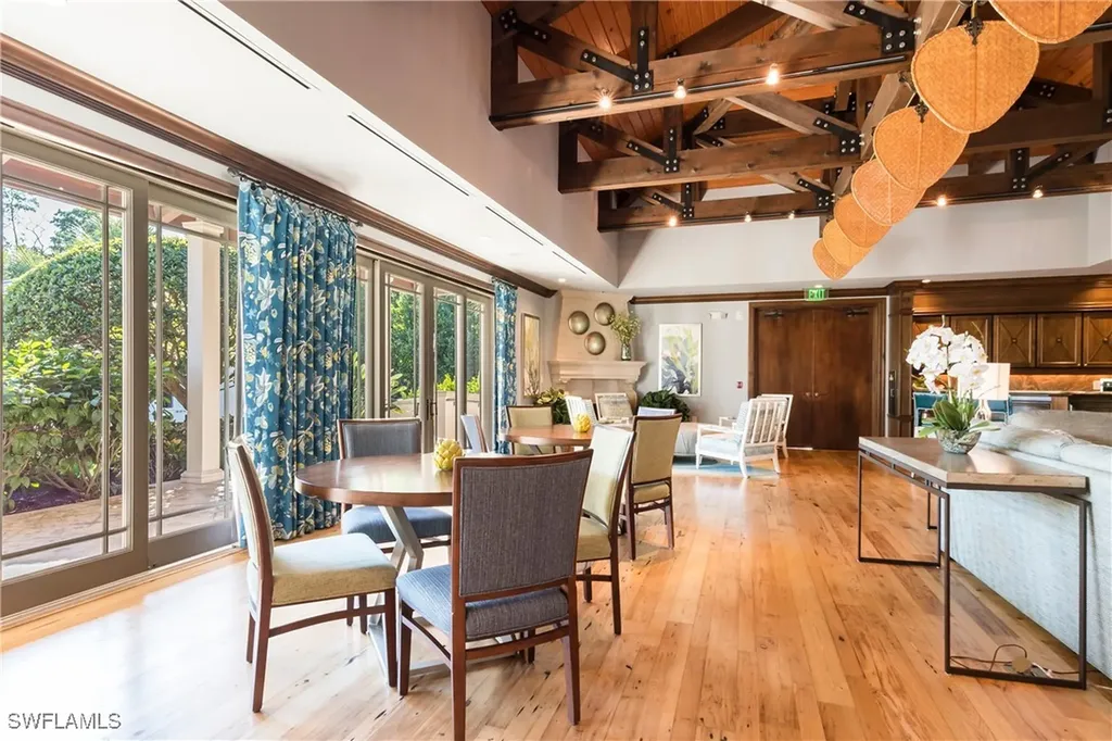 455 Cove Tower Drive Naples FL 34110