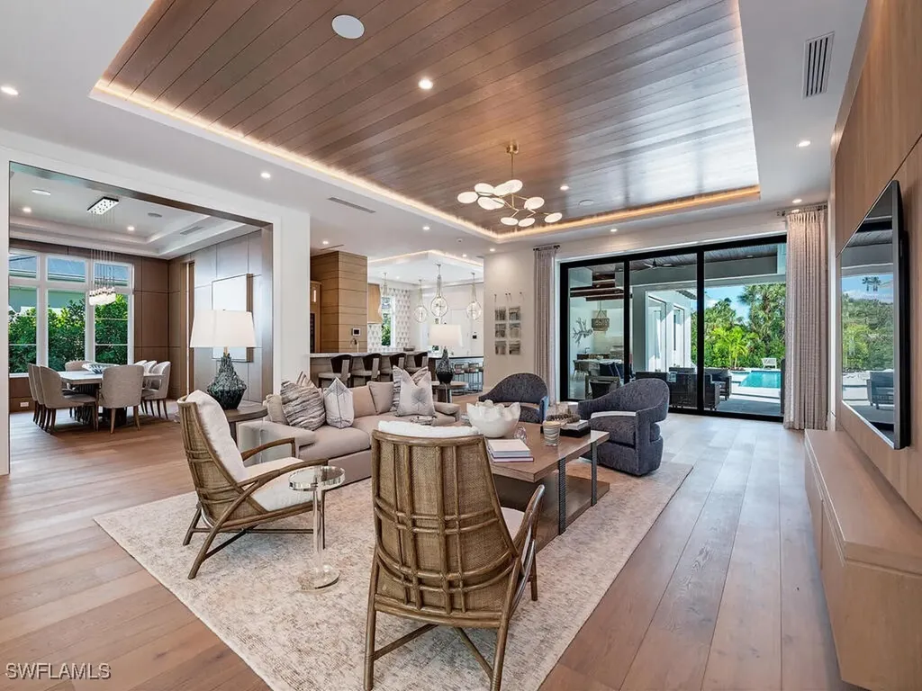 1795 Gordon Drive Naples FL 34102