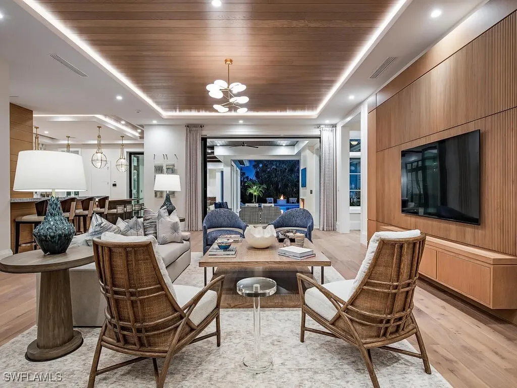 1795 Gordon Drive Naples FL 34102