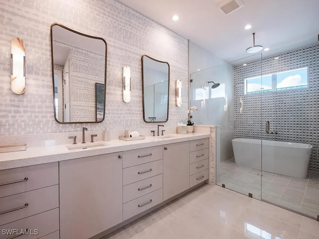1795 Gordon Drive Naples FL 34102