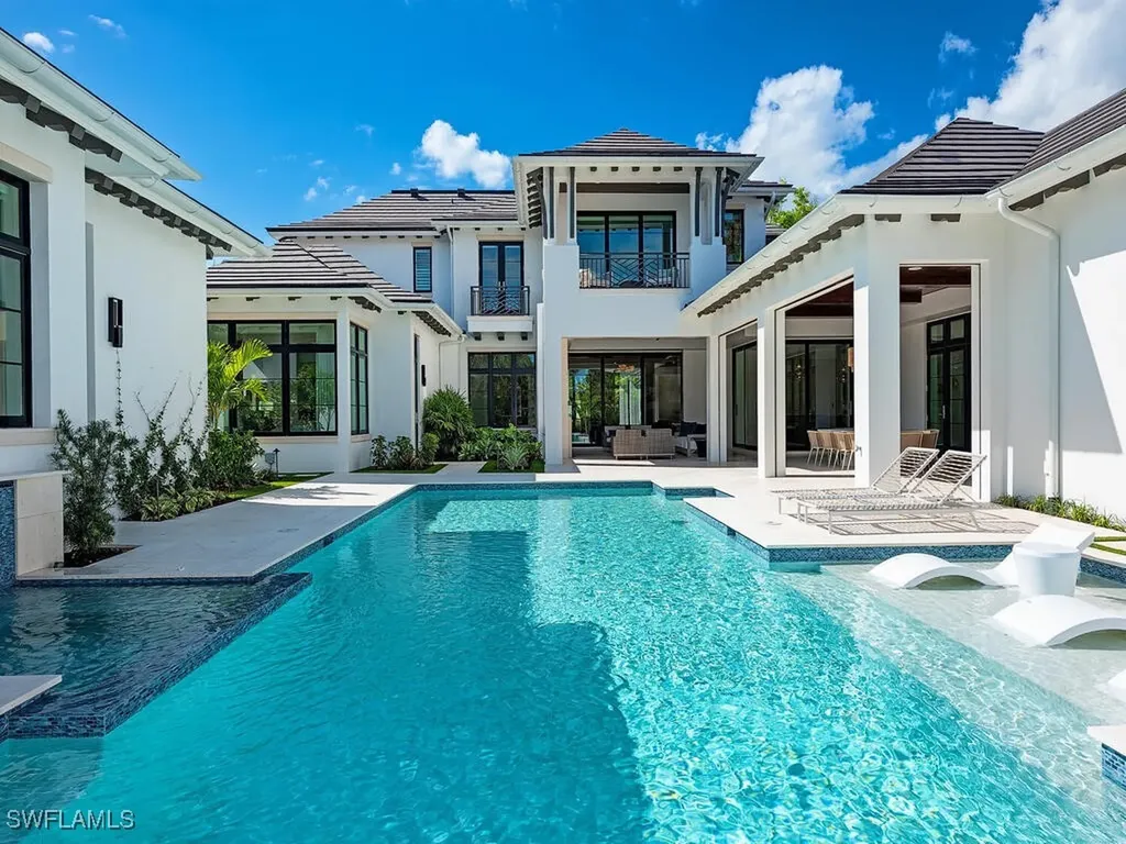 1795 Gordon Drive Naples FL 34102