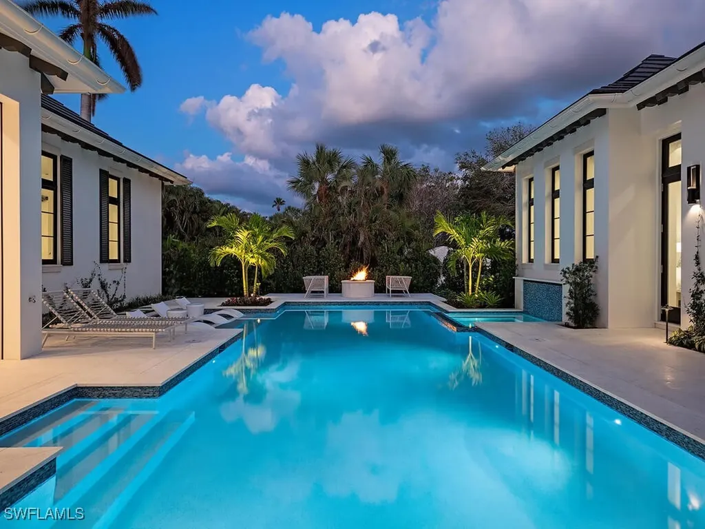 1795 Gordon Drive Naples FL 34102