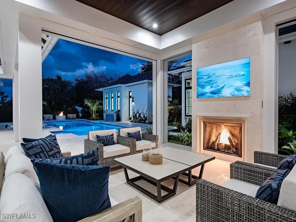 1795 Gordon Drive Naples FL 34102