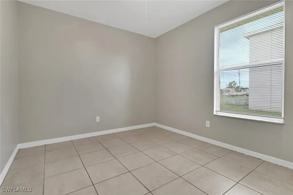 1121 SW 9th Avenue Cape Coral FL 33991