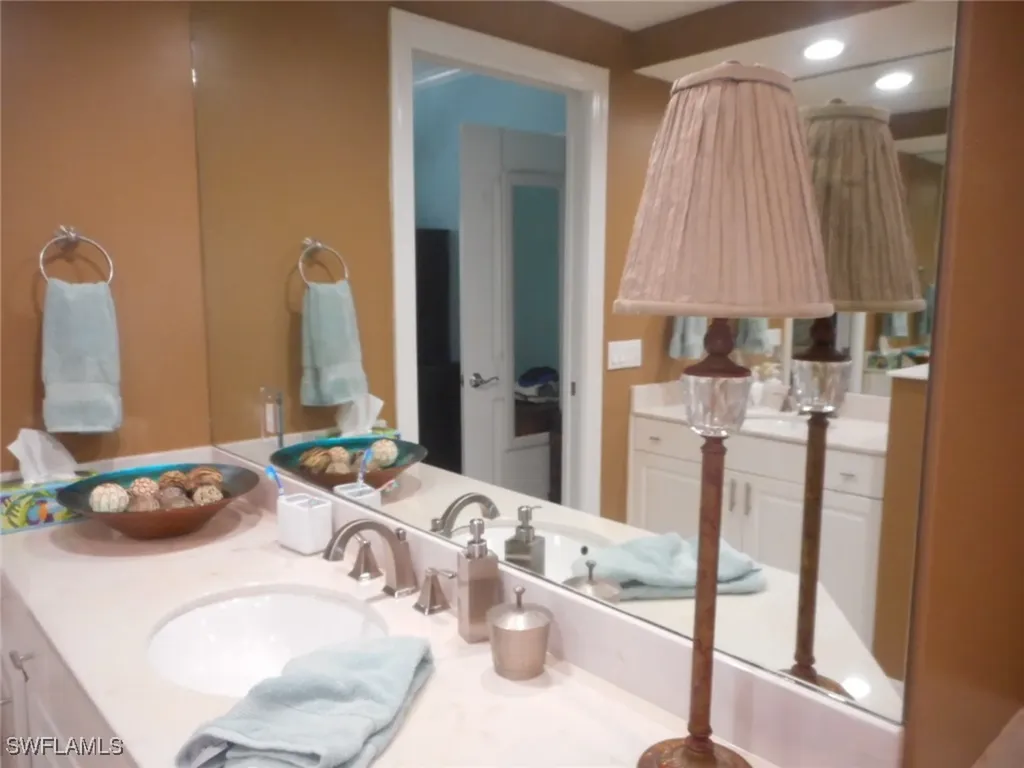 2080 W 1st Street Fort Myers FL 33901