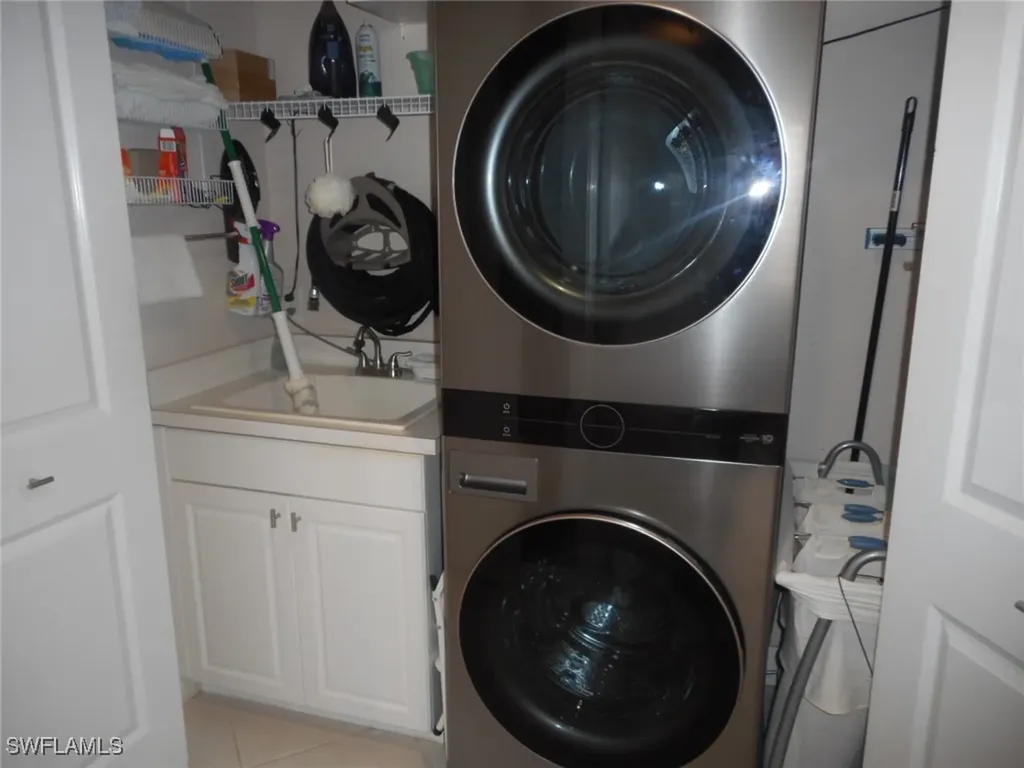 2080 W 1st Street Fort Myers FL 33901