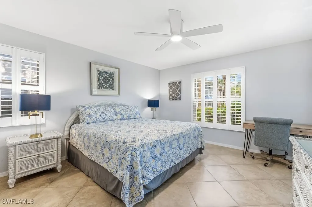 876 Gulf Pavilion Drive Naples FL 34108