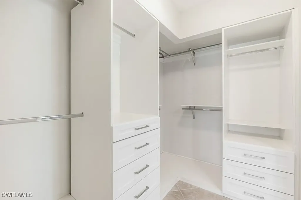 876 Gulf Pavilion Drive Naples FL 34108