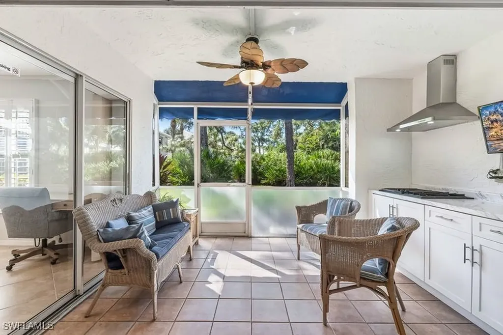 876 Gulf Pavilion Drive Naples FL 34108