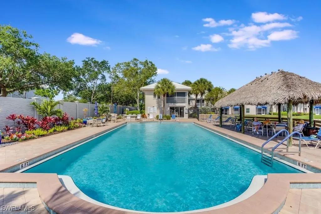 876 Gulf Pavilion Drive Naples FL 34108