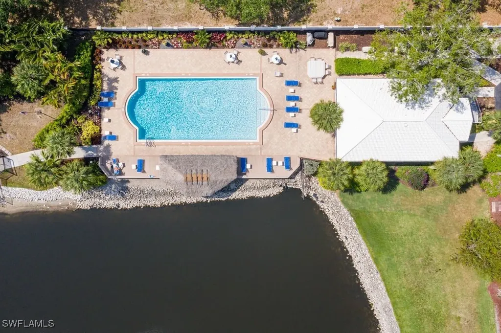 876 Gulf Pavilion Drive Naples FL 34108