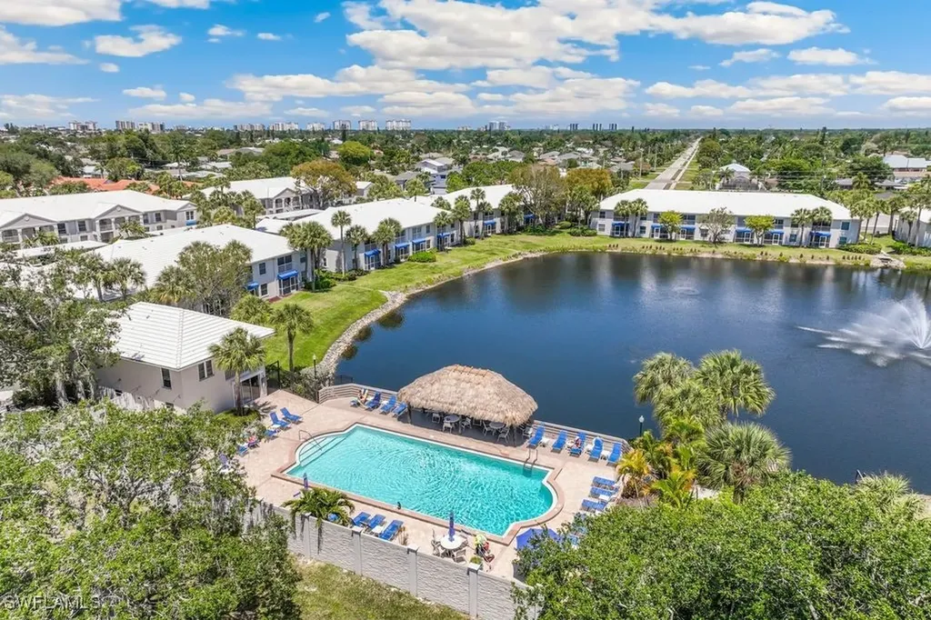 876 Gulf Pavilion Drive Naples FL 34108