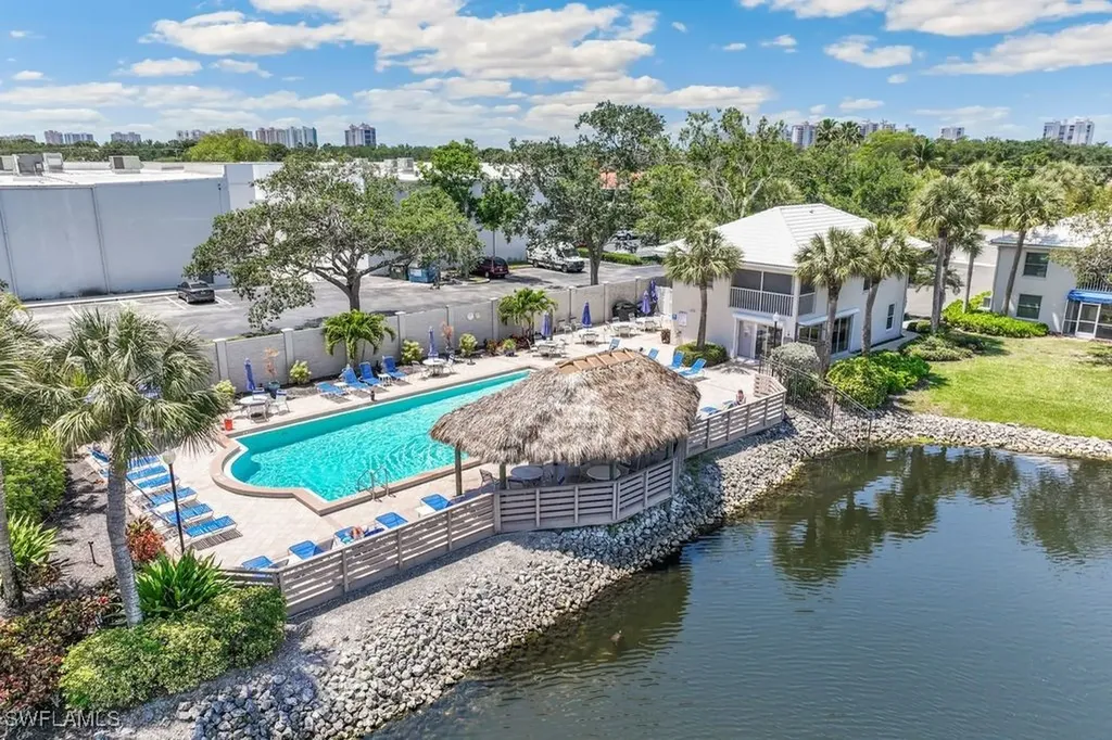 876 Gulf Pavilion Drive Naples FL 34108