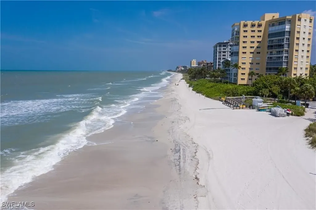 876 Gulf Pavilion Drive Naples FL 34108