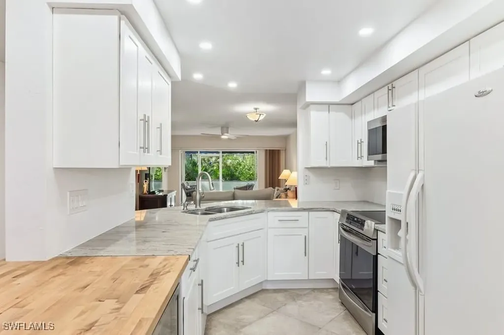 876 Gulf Pavilion Drive Naples FL 34108