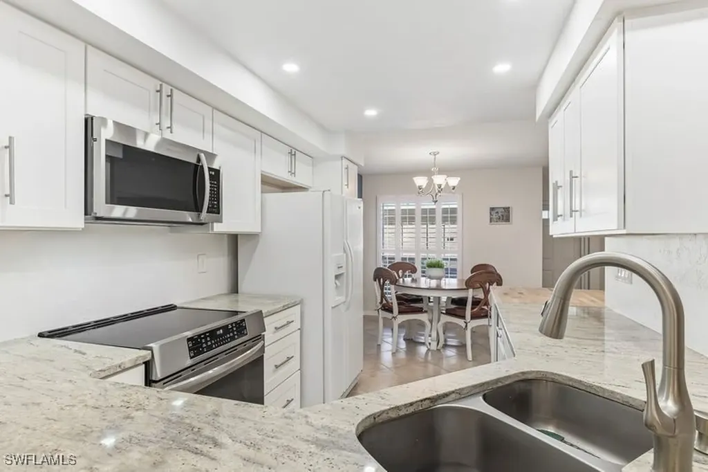 876 Gulf Pavilion Drive Naples FL 34108