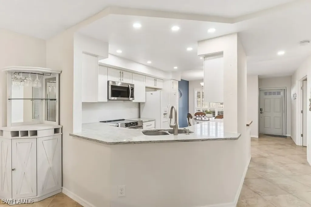 876 Gulf Pavilion Drive Naples FL 34108