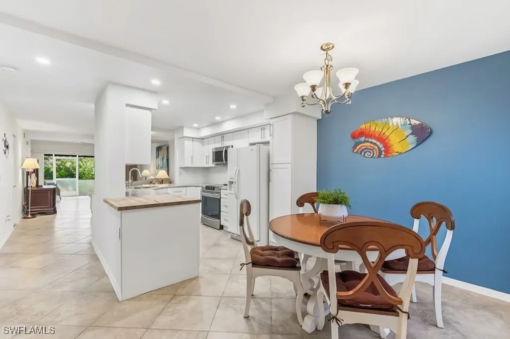 876 Gulf Pavilion Drive Naples FL 34108
