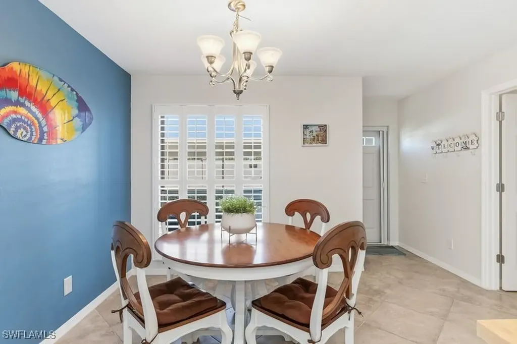 876 Gulf Pavilion Drive Naples FL 34108