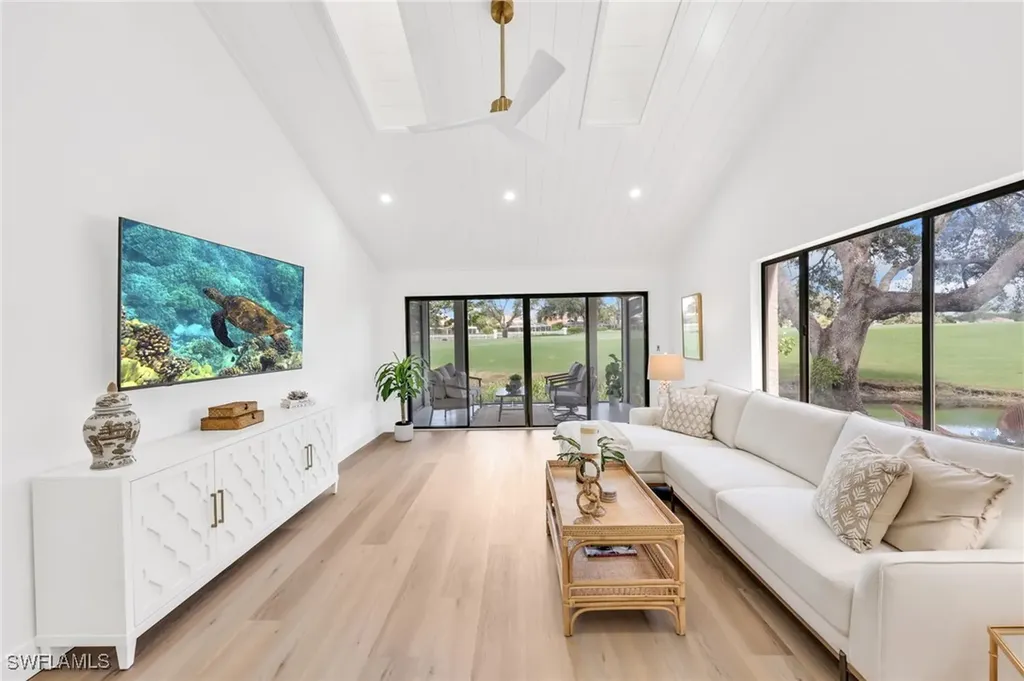 Naples FL, 34 Water Oaks Way, Unit 5-17