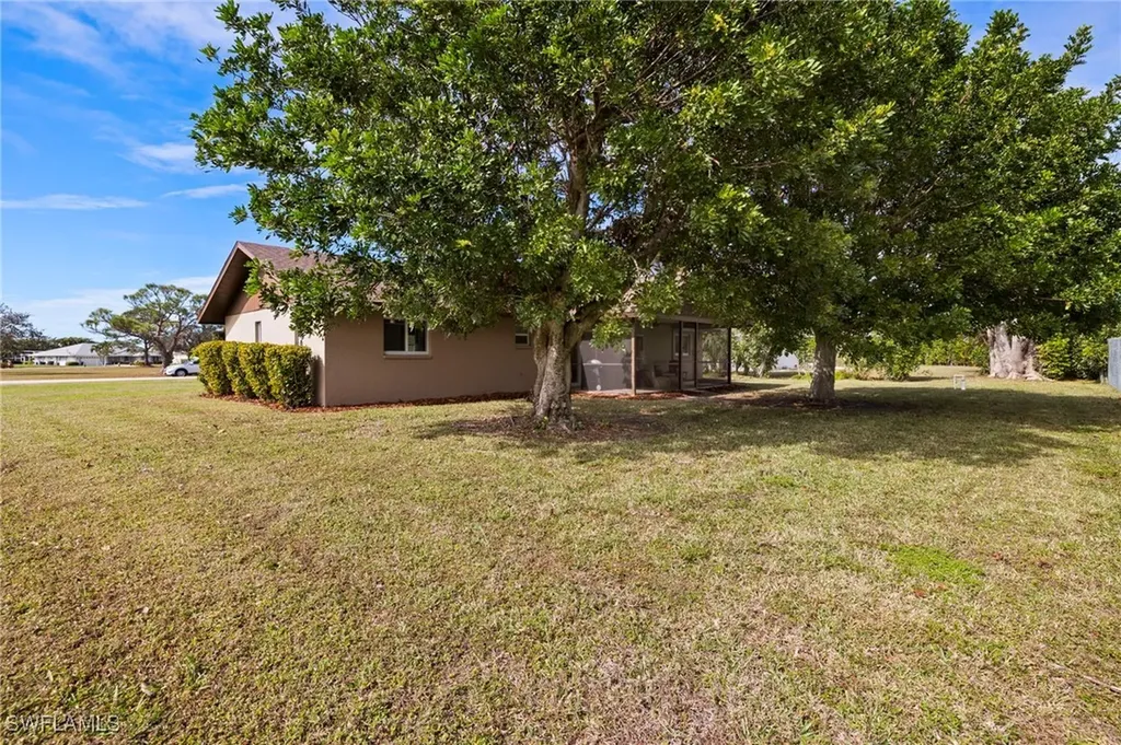 20821 Coconut Drive Estero FL 33928