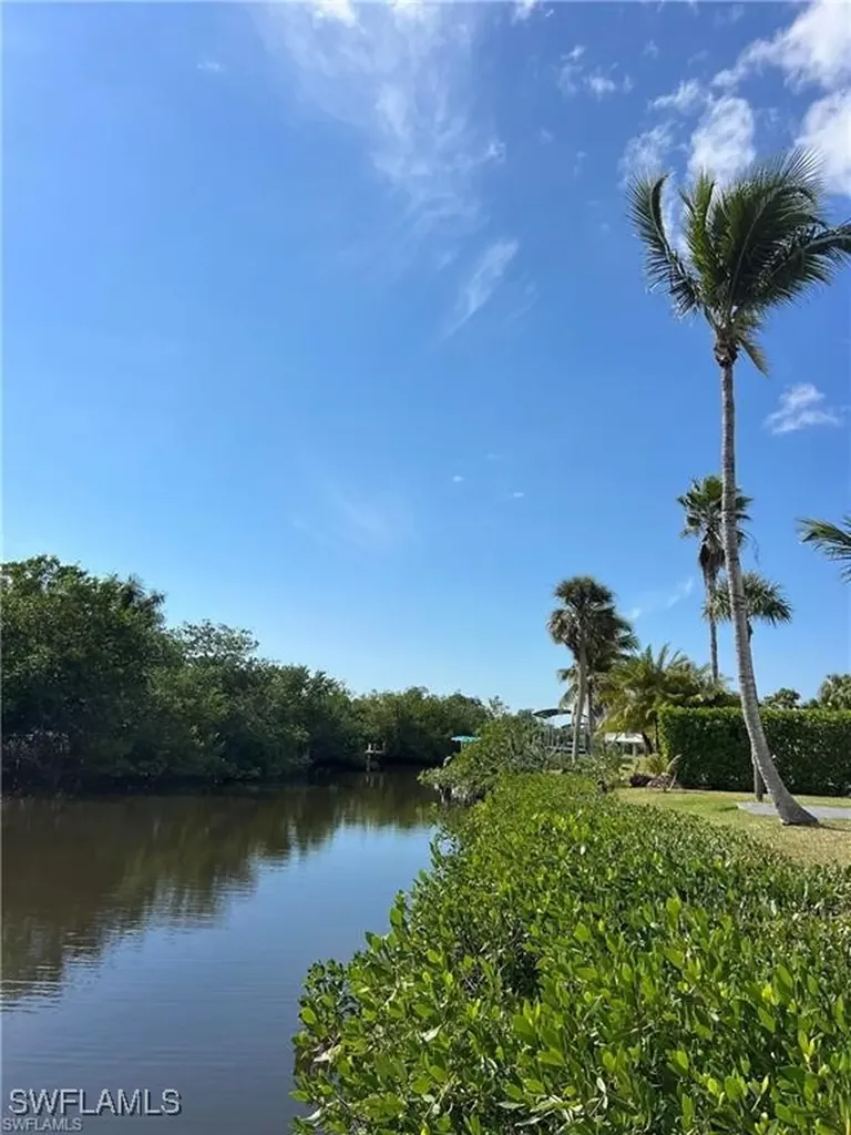 20821 Coconut Drive Estero FL 33928