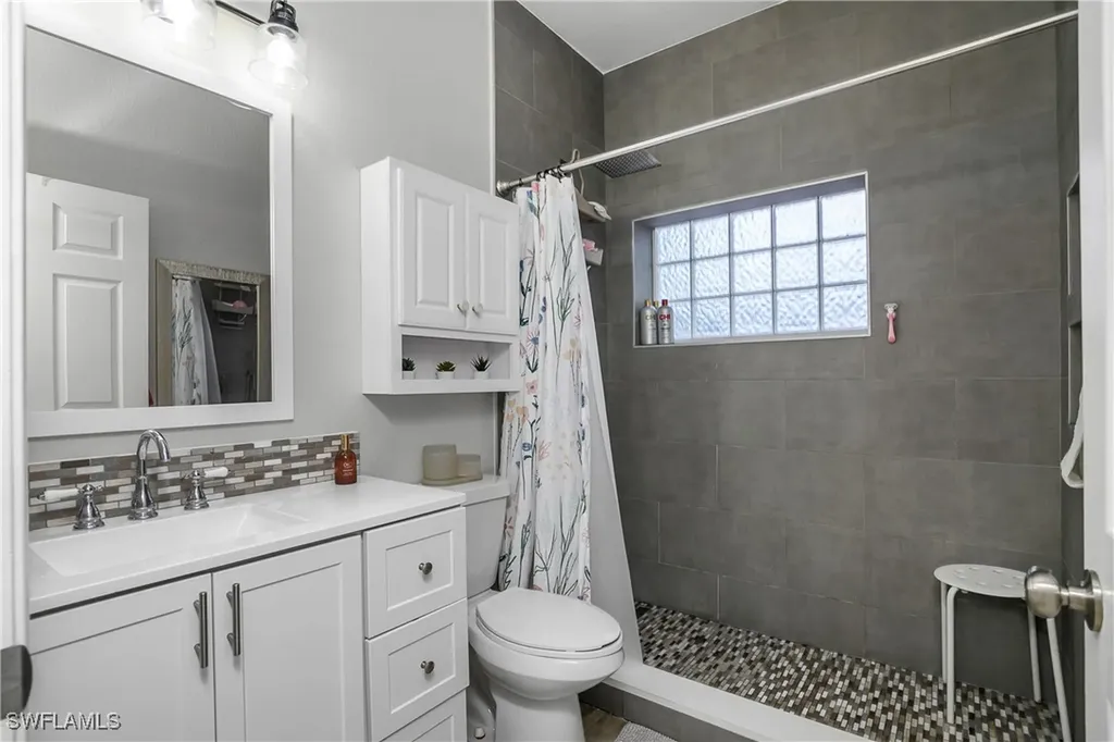 26545 Saville Avenue Bonita Springs FL 34135